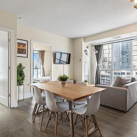 3 Bedroom Beside Cn Tower With Parking Downtown Toronto Ngoại thất bức ảnh