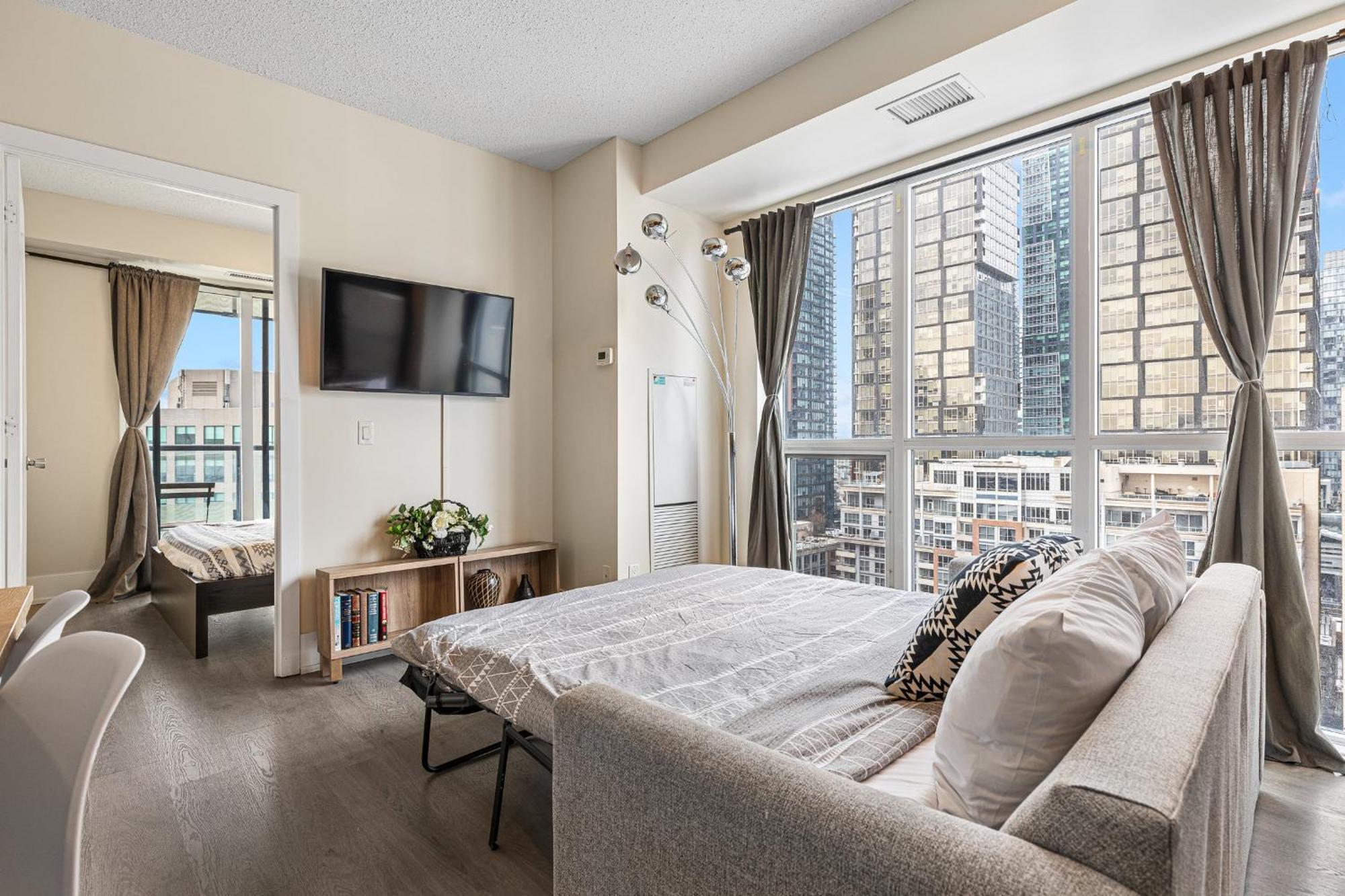 3 Bedroom Beside Cn Tower With Parking Downtown Toronto Ngoại thất bức ảnh