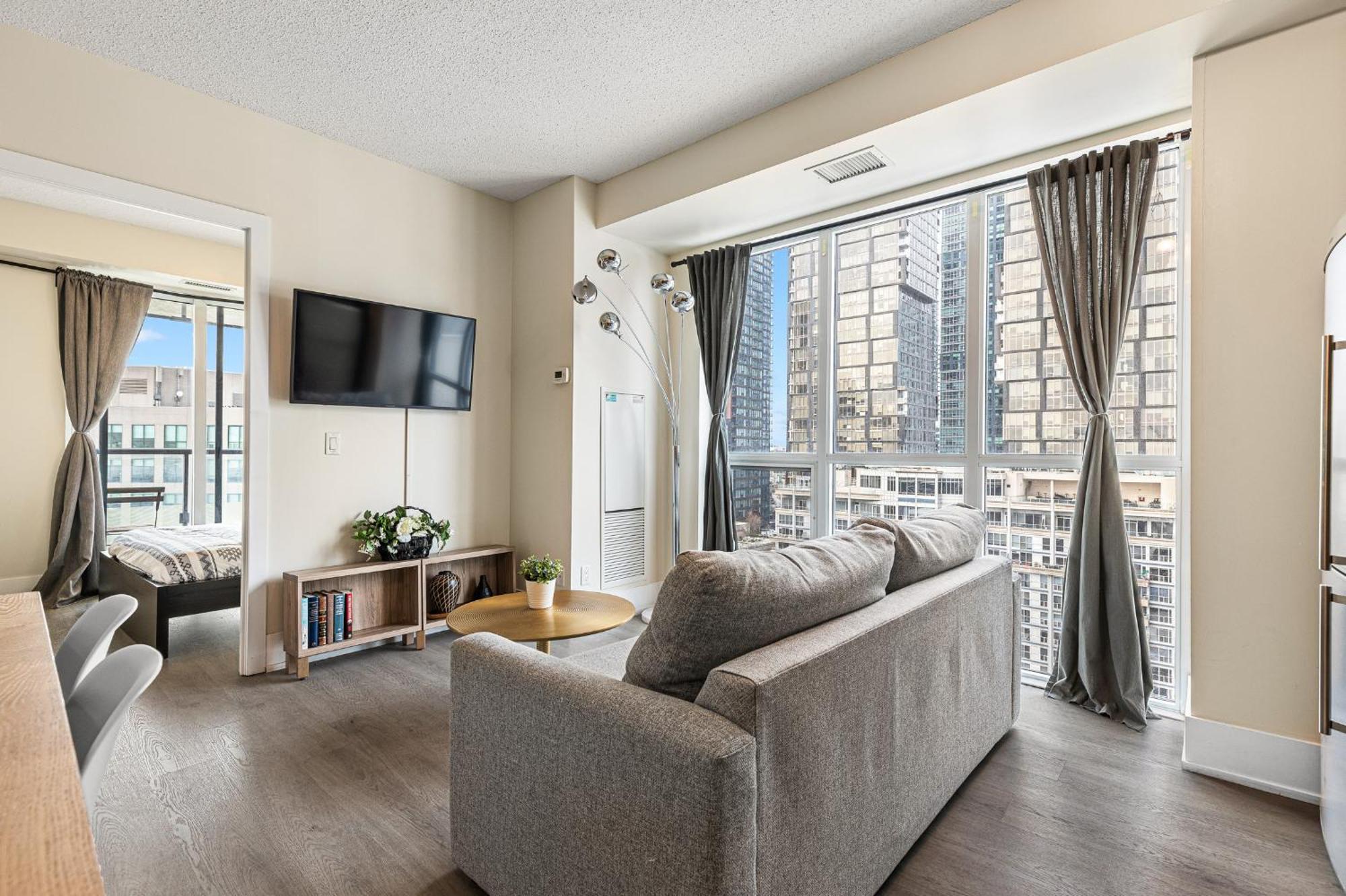 3 Bedroom Beside Cn Tower With Parking Downtown Toronto Ngoại thất bức ảnh